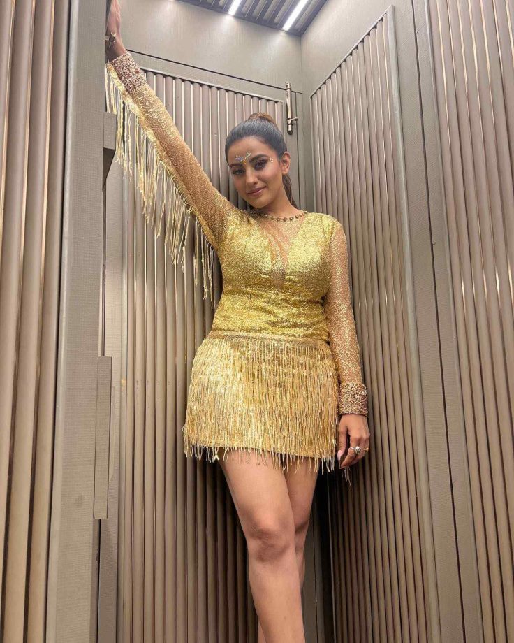 In Pics: Akshara Singh Sparkles In Golden Mini Dress 832042