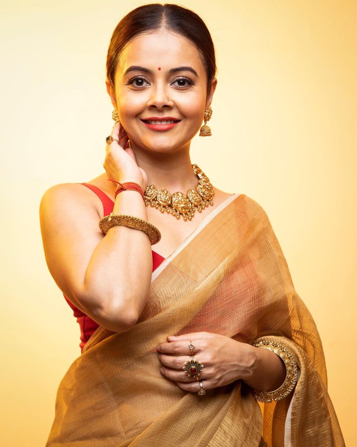 In Pics: Devoleena Bhattacharjee’s saree saga is quintessentially stunning 838569