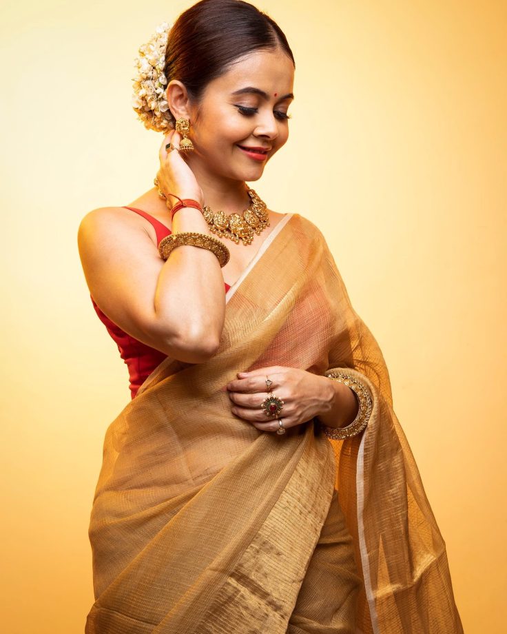 In Pics: Devoleena Bhattacharjee’s saree saga is quintessentially stunning 838570