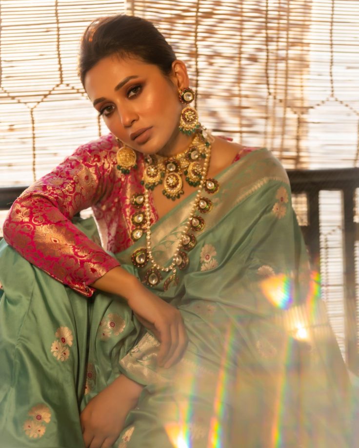 Mimi Chakraborty keeps her saree game on point, see pics 837010