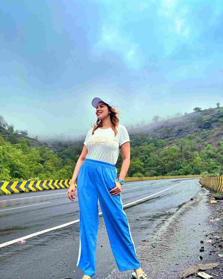 Munmun Dutta’s work trip fashion is all about streetstyle, see pics 832461
