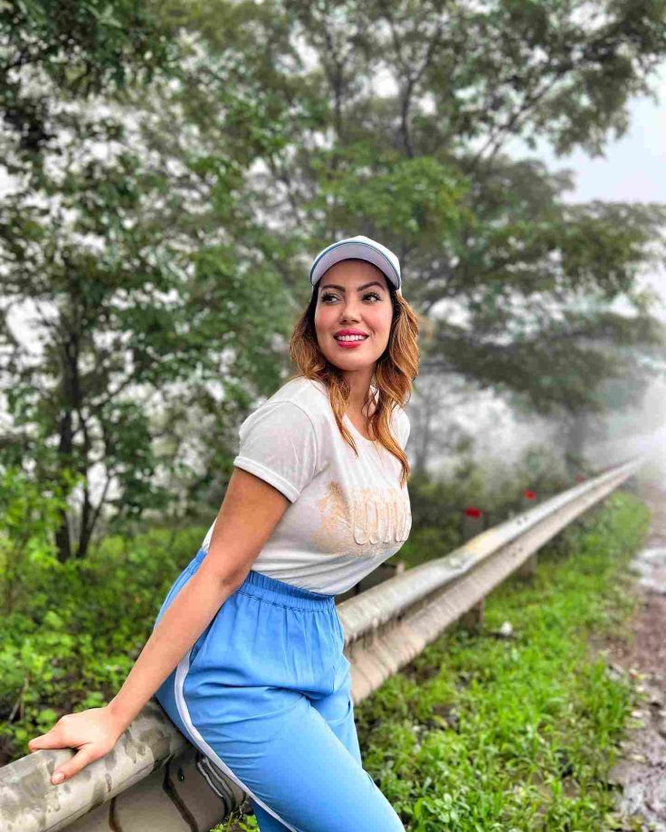 Munmun Dutta’s work trip fashion is all about streetstyle, see pics 832462