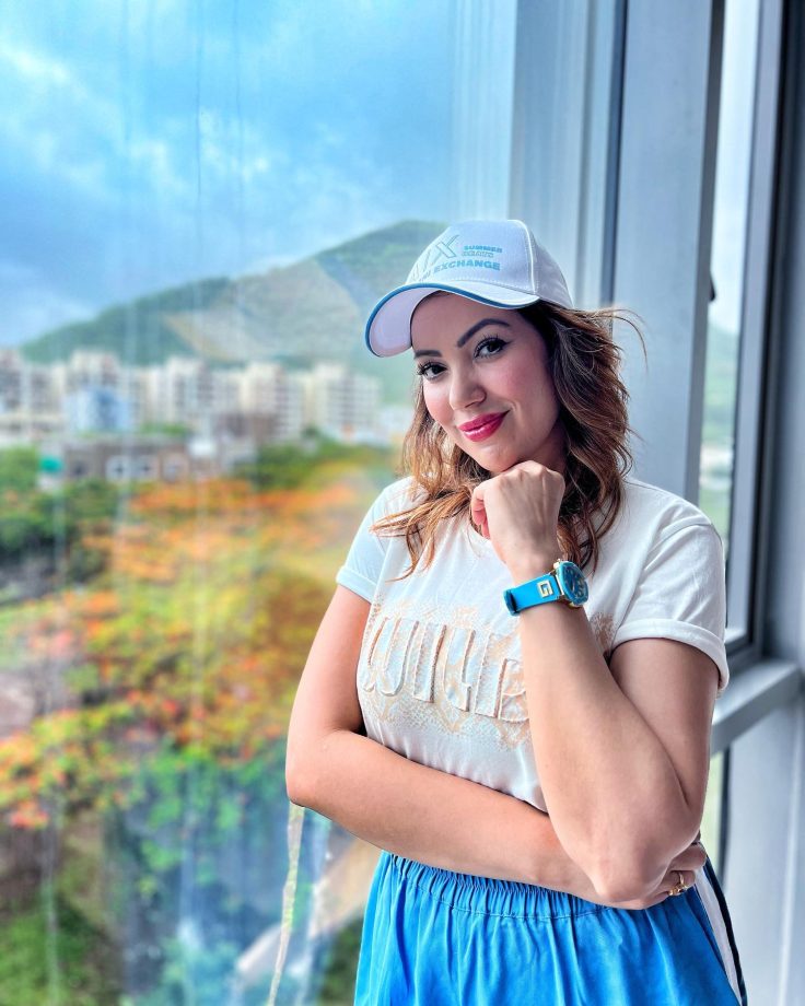 Munmun Dutta’s work trip fashion is all about streetstyle, see pics 832454