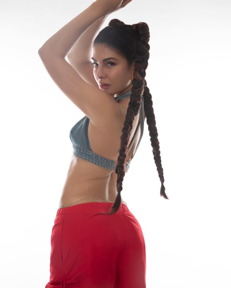 Oh, so hot! Jacqueline Fernandez ups the quirk factor in denim bralette and red joggers 838041