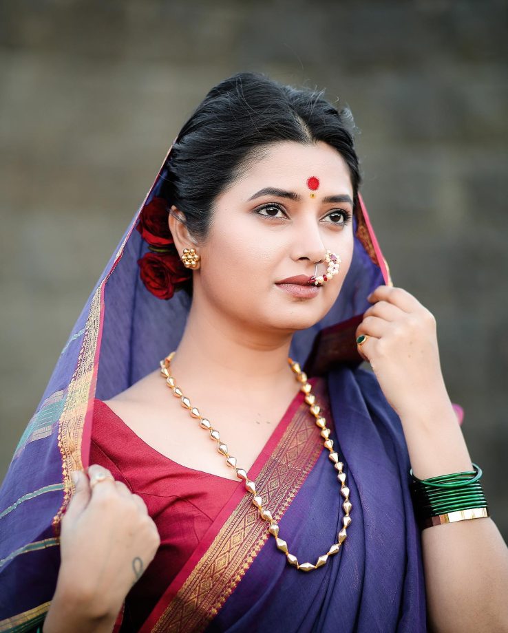 Prajakta Mali’s traditional look reflects a classic Maharashtrian twirl 834002