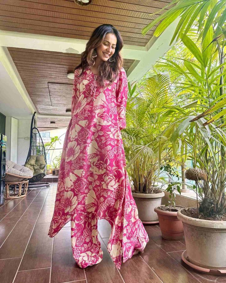 Rakul Preet Singh’s ethnic couture is all about floral finesse, see pics 834547