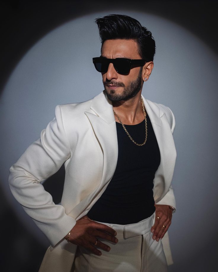 Ranveer Singh Looks Stylish In White Blazer, Flare Trouser With Accessories 837940