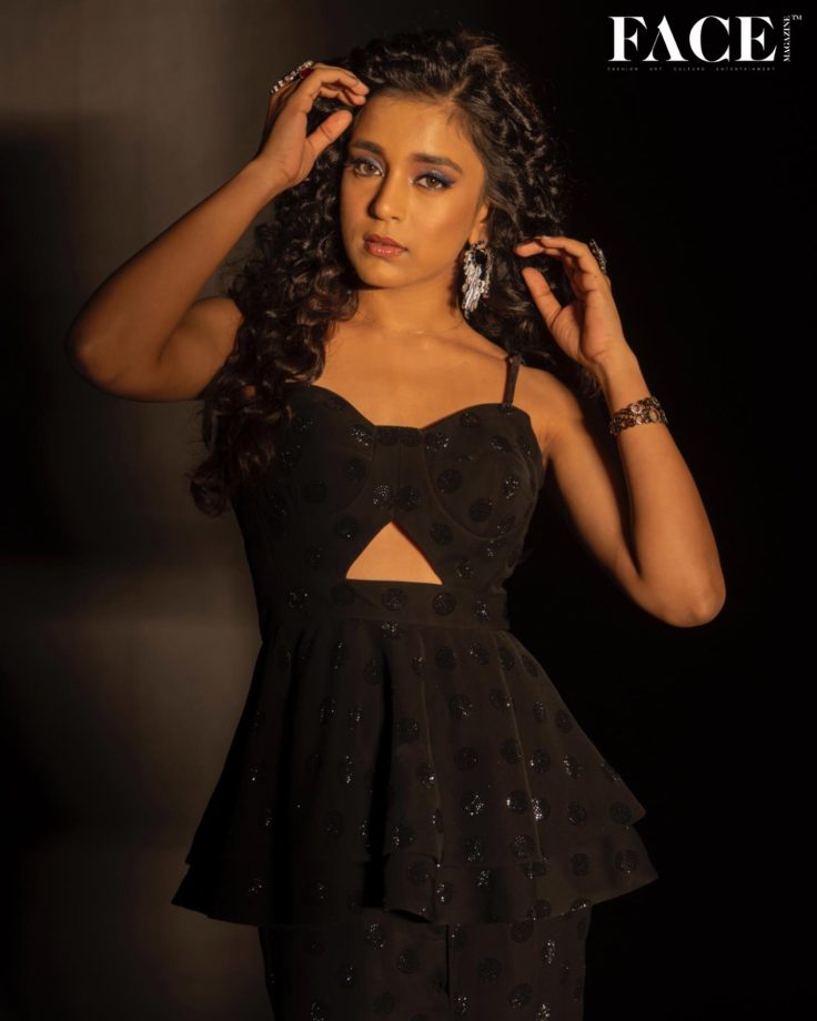 Sumbul Touqeer Looks Chic In Black Co-ord Set; See Pics 835808