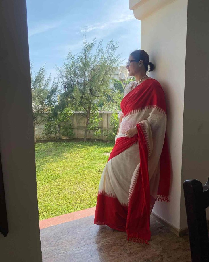 Swastika Mukherjee In Love With Red And White Saree, See Pics 822828