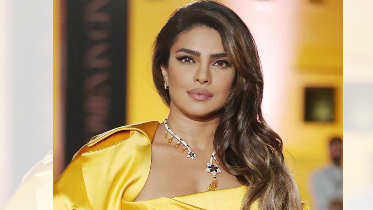 When Priyanka Chopra got upset over her hairstylist for fixing her hair in mid of an interview with Simi Garewal, watch video 823092