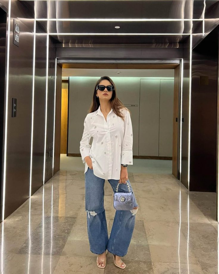 Anushka Sen adds a dash of Korean flair in baggy white shirt and denim jeans 846047