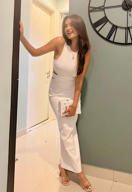 Anushka Sen Is A Stunning Beauty In This White Bodycon; Check Her Style Here 844640