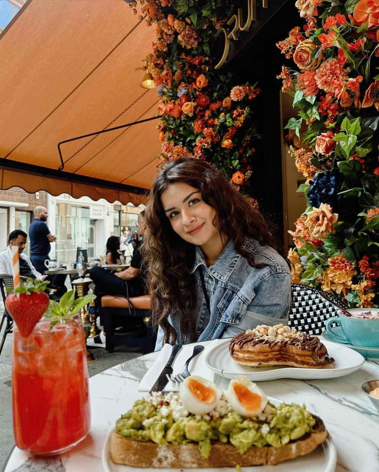 Avneet Kaur takes London by storm with denim style showdown, see pics 842601