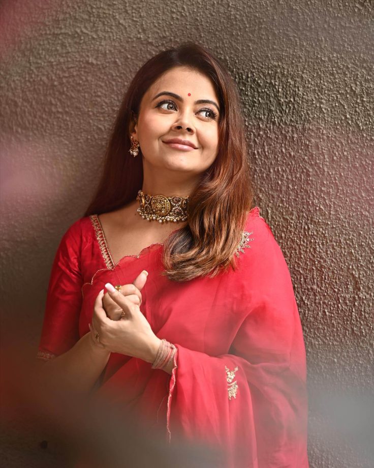 Devoleena Bhattacharjee's Looks Quintessentially Stunning In Red Saree; See Here 840293