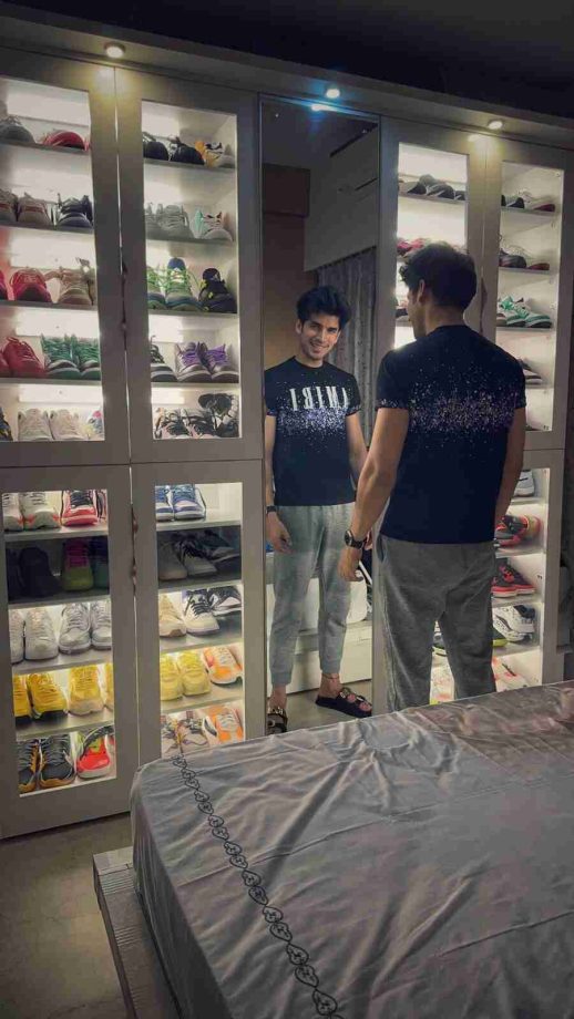 Did you know Kundali Bhagya actor Paras Kalnawat owns more than 380 pairs of sneakers? 842951