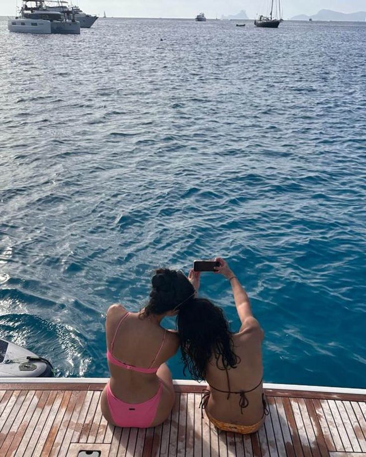 Dream Girl Ananya Panday Looks Piping Hot In Pink Bikini From Ibiza Vacation 840377