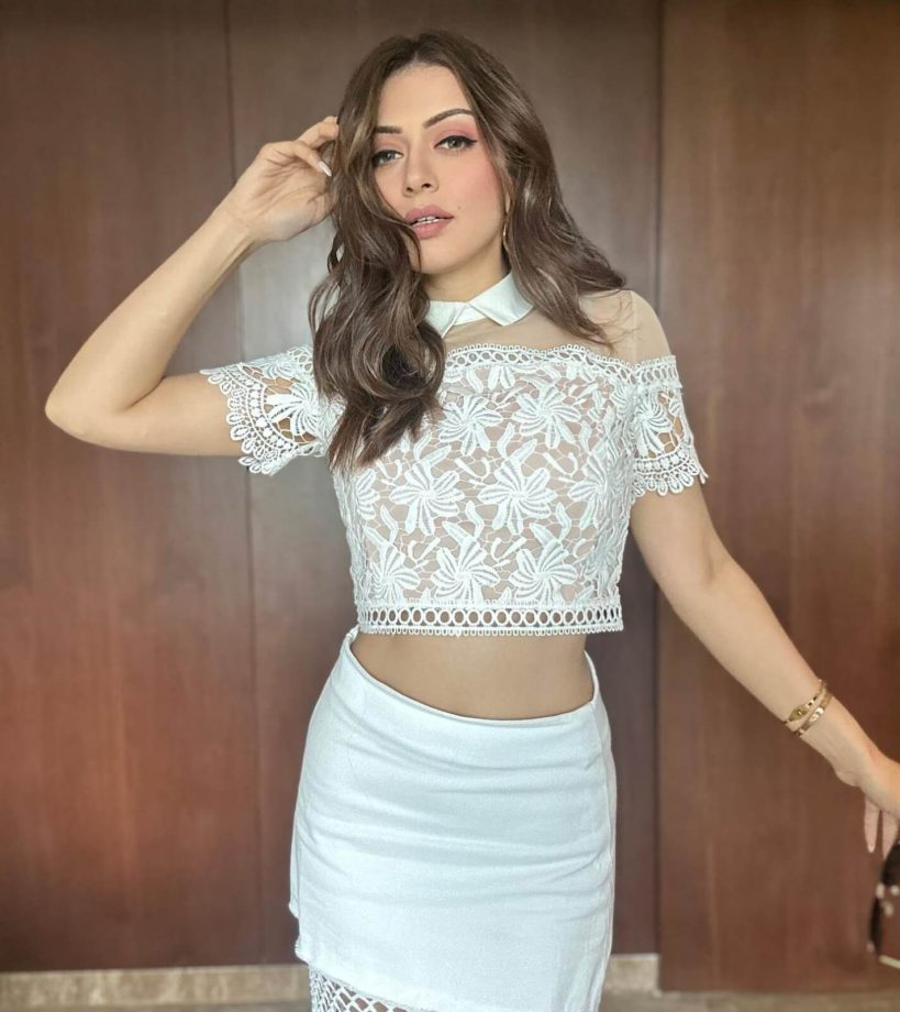Hansika Motwani’s intricate floral designed white crop top and mini skirt look perfect for a cosy day out 845343