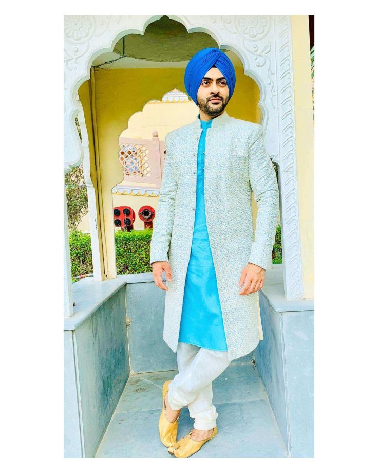 Here are five traditional picks from Karan Singh Chhabra’s wardrobe to enrich your festive fashion statement 843341
