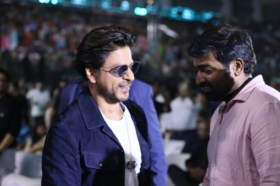 Here's how Shah Rukh Khan expressed his gratitude and love to Chennai people and the team of Jawan 847379