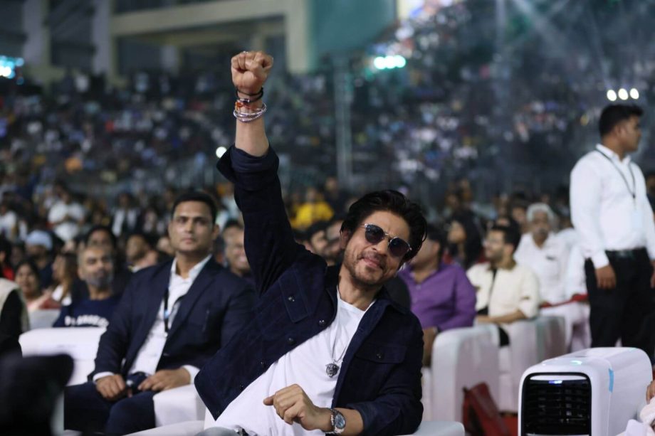 Here's how Shah Rukh Khan expressed his gratitude and love to Chennai people and the team of Jawan 847381