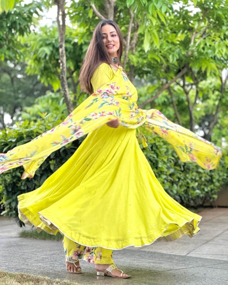Hina Khan radiates elegance in plunging neckline lime green salwar suit: A fashion masterpiece 846021