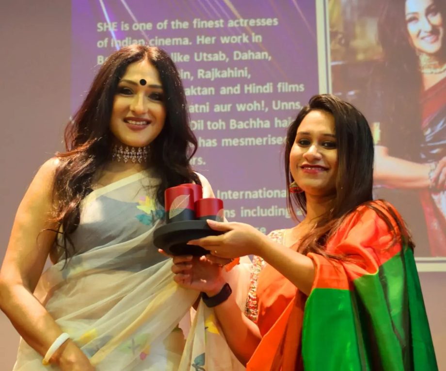 In Pics: Rituparna Sengupta graced with honours at Singapore Coastal Connect event 841905