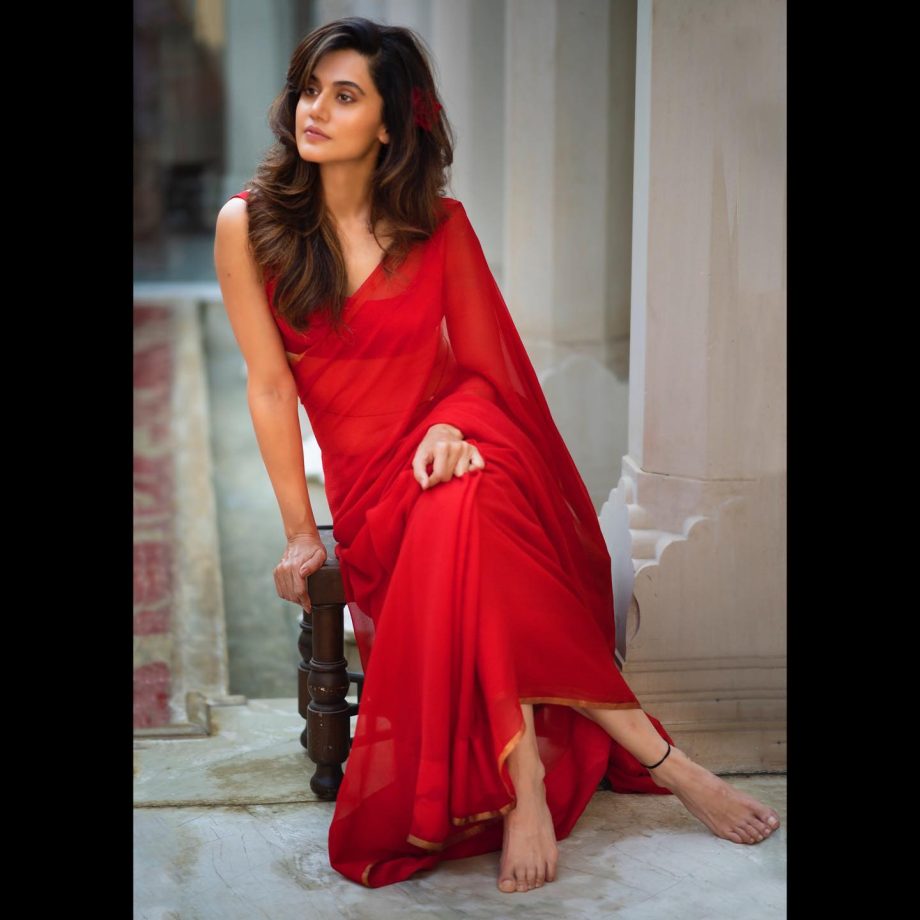 In Pics: Taapsee Pannu looks fierce in spicy red saree 841427