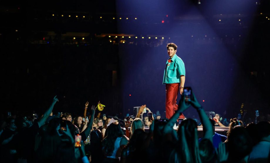 Inside Nick Jonas’ Boston concert, see pics 843985