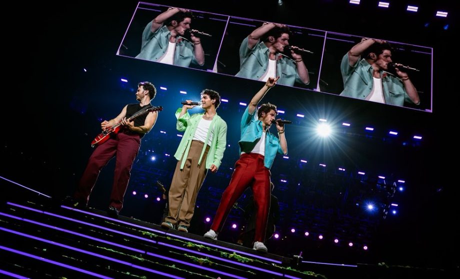 Inside Nick Jonas’ Boston concert, see pics 843979