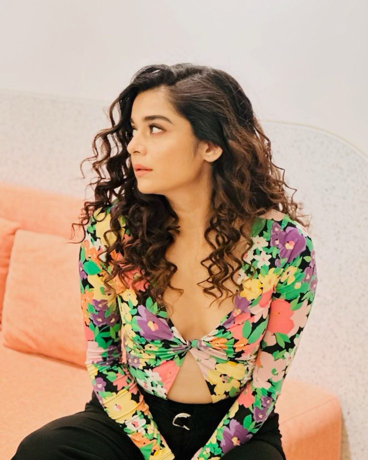 Mithila Palkar is blooming in style with floral finesse 842181