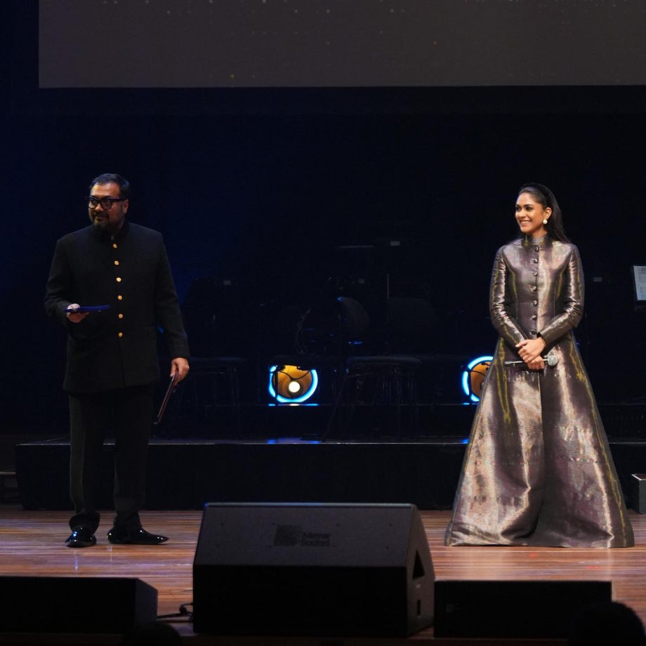 Mrunal Thakur Feels Overwhelmed To Receive Best Film Award For Sita Ramam; See Pics 842495
