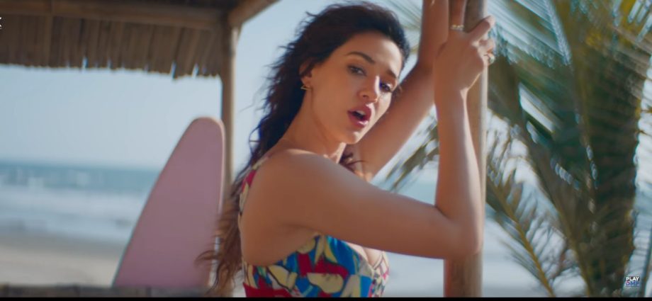 New Girl Anthem Alert: Disha Patani's Directorial Debut Music Video 'Kyun Karu Fikar' Is Giving International Vibes 845446