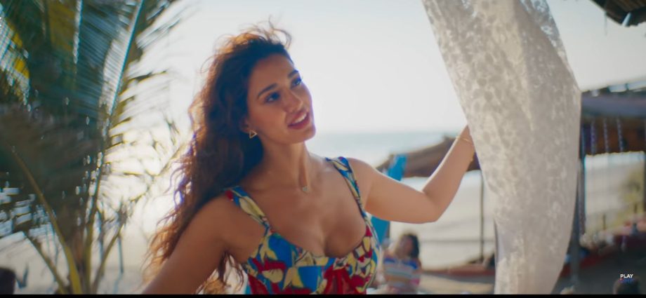 New Girl Anthem Alert: Disha Patani's Directorial Debut Music Video 'Kyun Karu Fikar' Is Giving International Vibes 845447