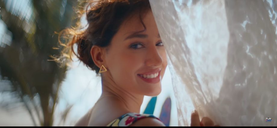 New Girl Anthem Alert: Disha Patani's Directorial Debut Music Video 'Kyun Karu Fikar' Is Giving International Vibes 845448