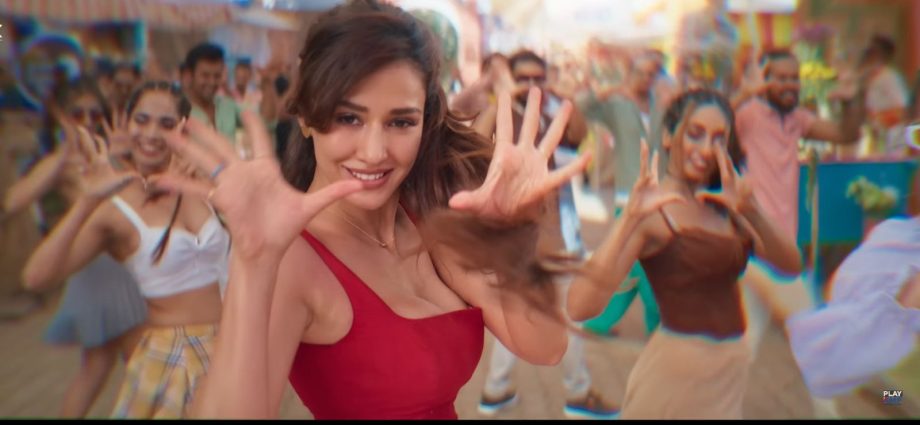 New Girl Anthem Alert: Disha Patani's Directorial Debut Music Video 'Kyun Karu Fikar' Is Giving International Vibes 845443
