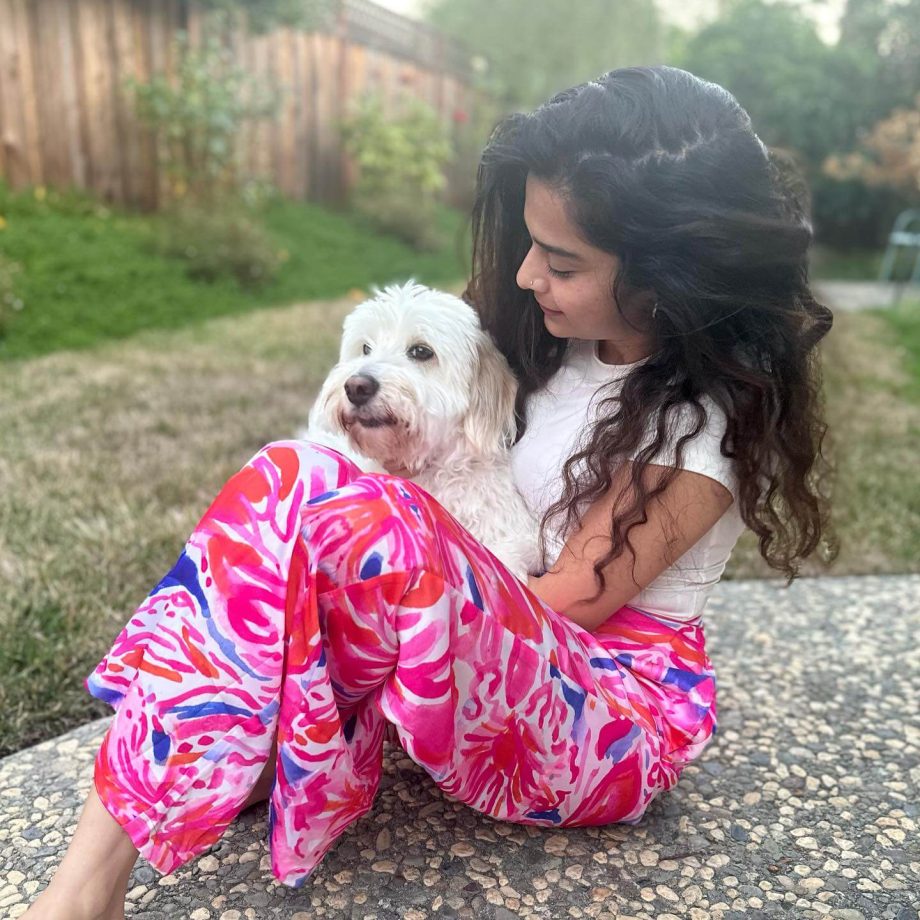 Pawdorable! Mithila Palkar gets cuddly with her doggo in California, see pic 846661