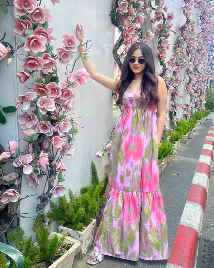 Phuket Diaries: Jannat Zubair makes jaw-dropping statement in tie-dye maxi dress 845703