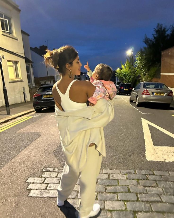 Priyanka Chopra With Daughter Malti Marie 'Look For Super Moon' On London Streets 839965