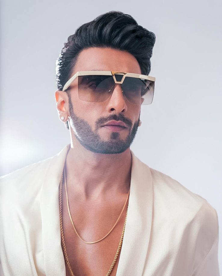 Ranveer Singh Steals Heart In Debonair Style Wearing Silk Funky Suit 844831