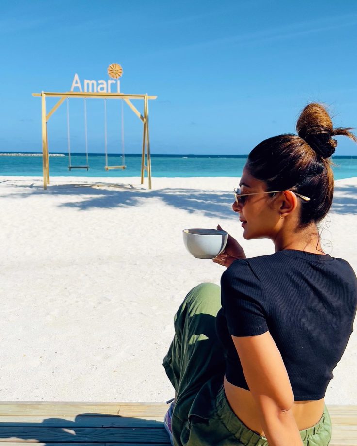 Sipping Coffee To Dinner Date: Sneak Peek Into Jennifer Winget's Lavish Maldives Vacation 846098