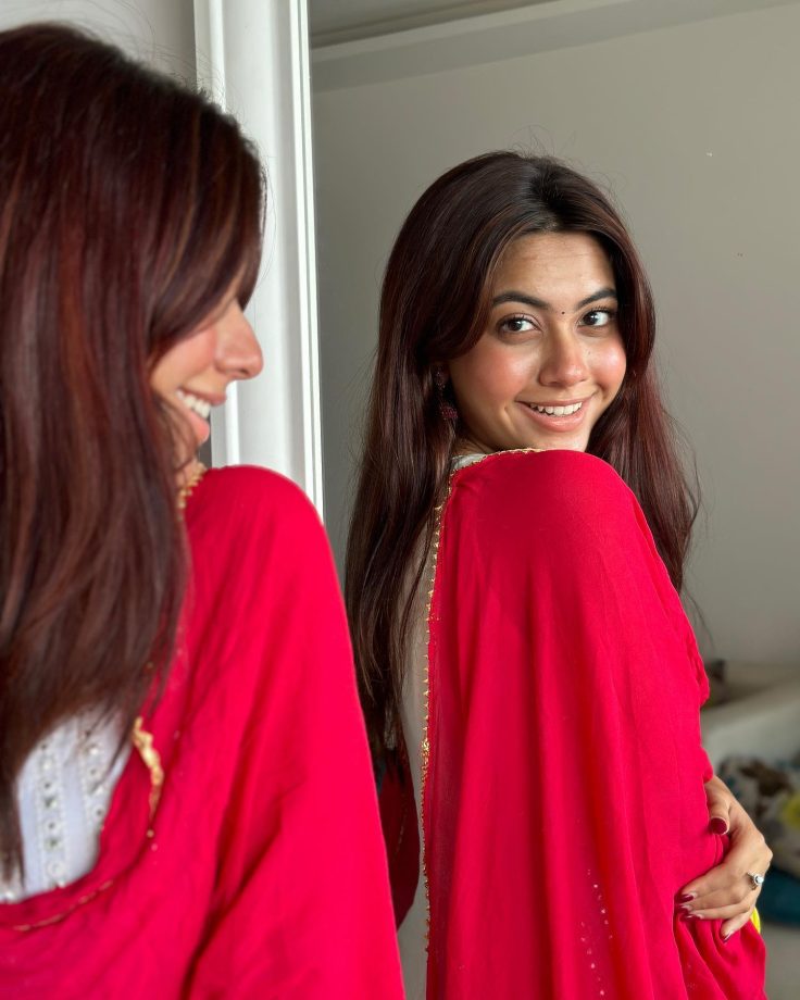 Sneak Peek Into Reem Shaikh's Magical Glimpse In White Kurta And Red Dupatta 847549