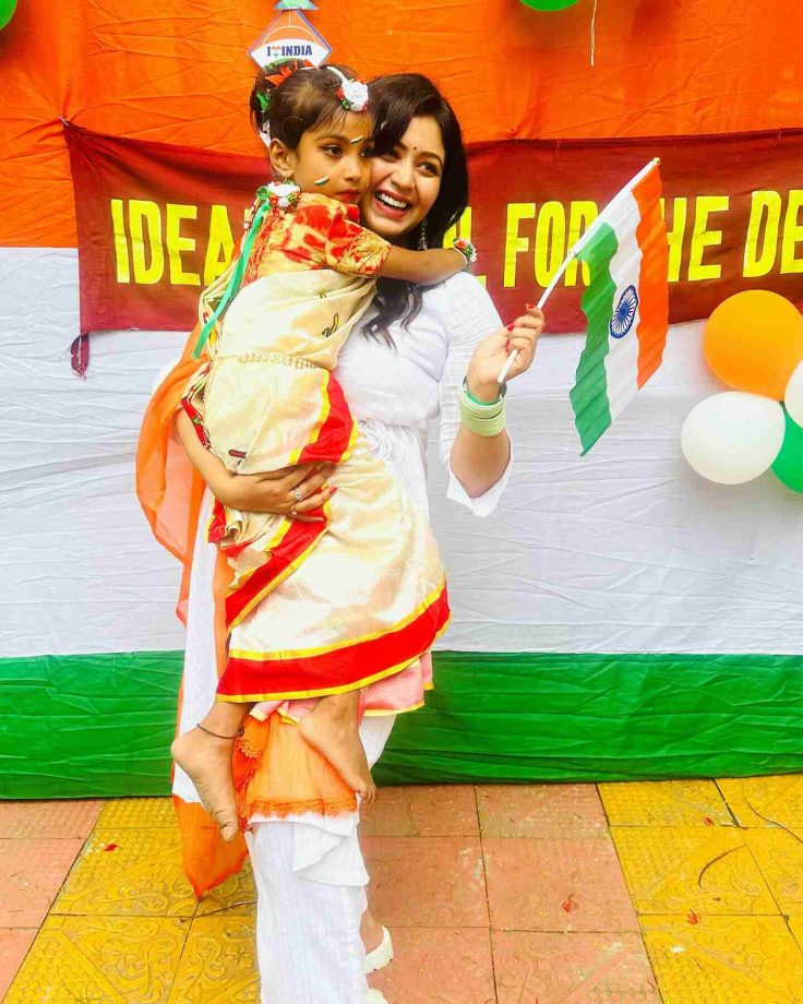 Sneak Peek Into Ritabhari Chakraborty And Mimi Chakraborty's Independence Day Celebration 843133