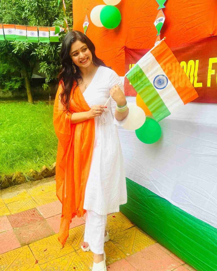 Sneak Peek Into Ritabhari Chakraborty And Mimi Chakraborty's Independence Day Celebration 843134
