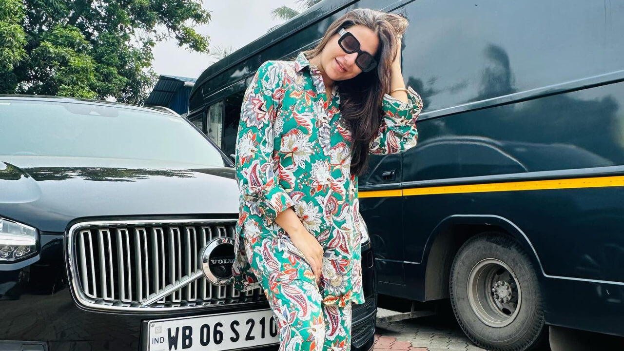 Subhashree Ganguly looks tropical ready in floral green co-ords, see pics 844799