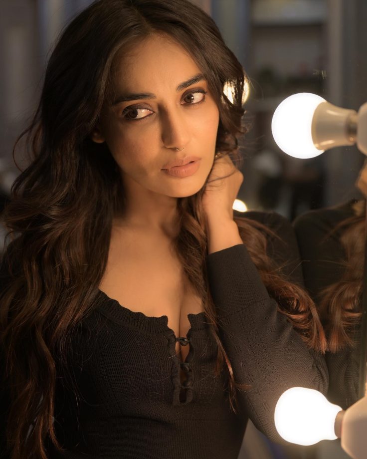 Surbhi Jyoti personifies glam in stylish black outfit, see pics 846715