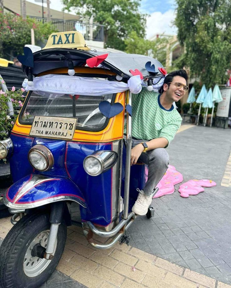TMKOC star Raj Anadkat goes on a day out in an autorickshaw, see viral pics 843668
