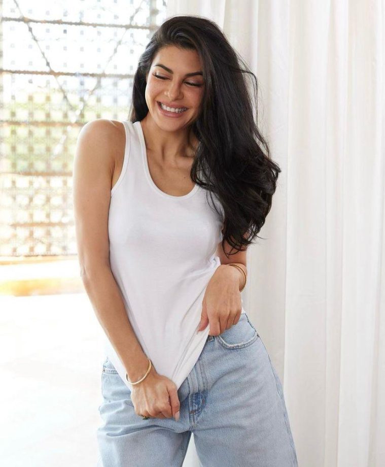 5 Times When Jacqueline Fernandez Charmed Us with Her Lovely Smile 851065