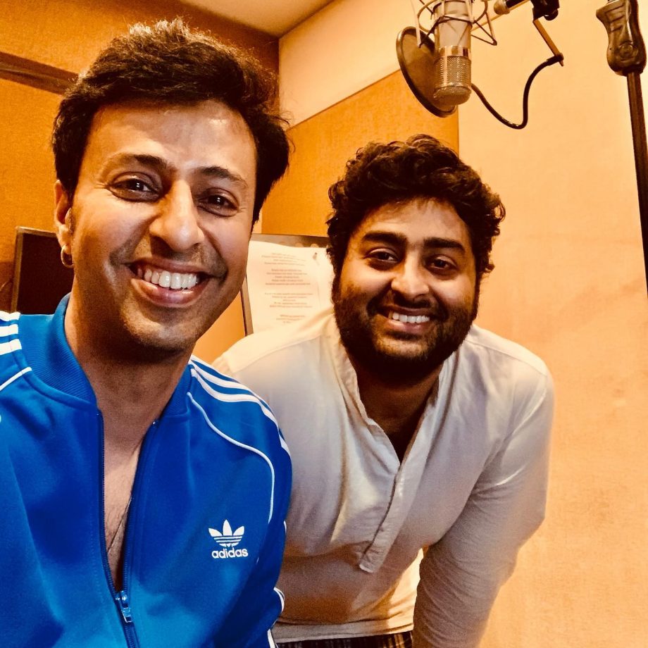 Aaja Baija Tu: Salim Merchant & Arijit Singh drop groovy new track, share candid selfie together 856527