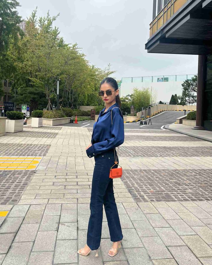 Ace Street Style Like Anushka Sen In Navy Blue Shirt, Jeans Pant With Red Lipstick Shade And Specs 853466