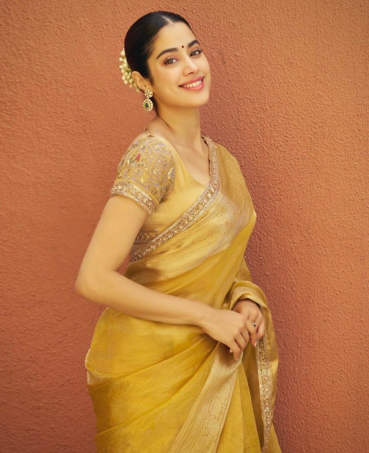 Ananya Panday, Janhvi Kapoor, And Shanaya Kapoor: Gen-z blouse designs to pair your modern sarees [In Photos] 853325